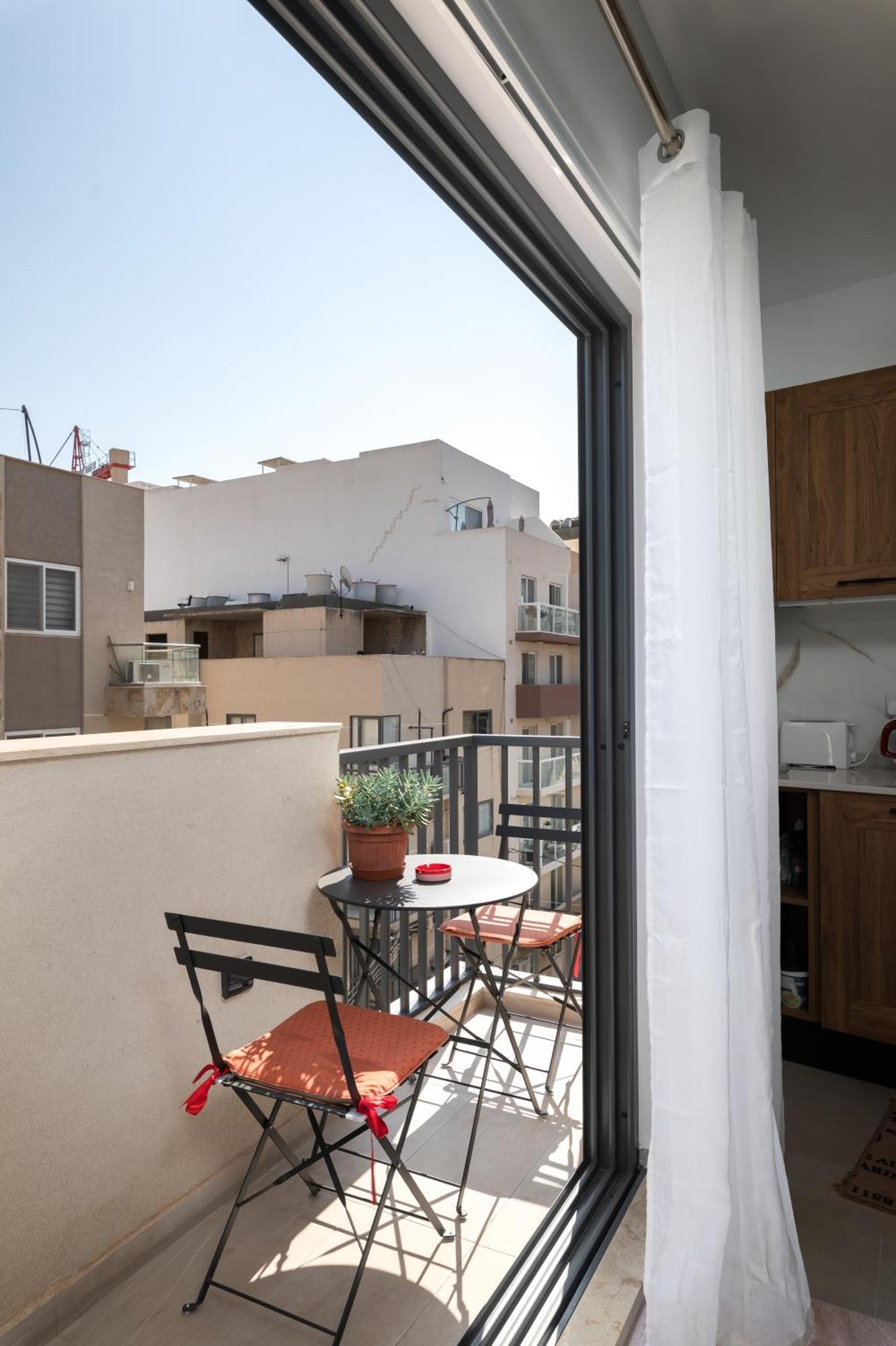 Modern 2Br Stylish Apartment With 2 Balconies - Close To St Julian'S & Sliema & Yacht Marina Pietà Eksteriør billede